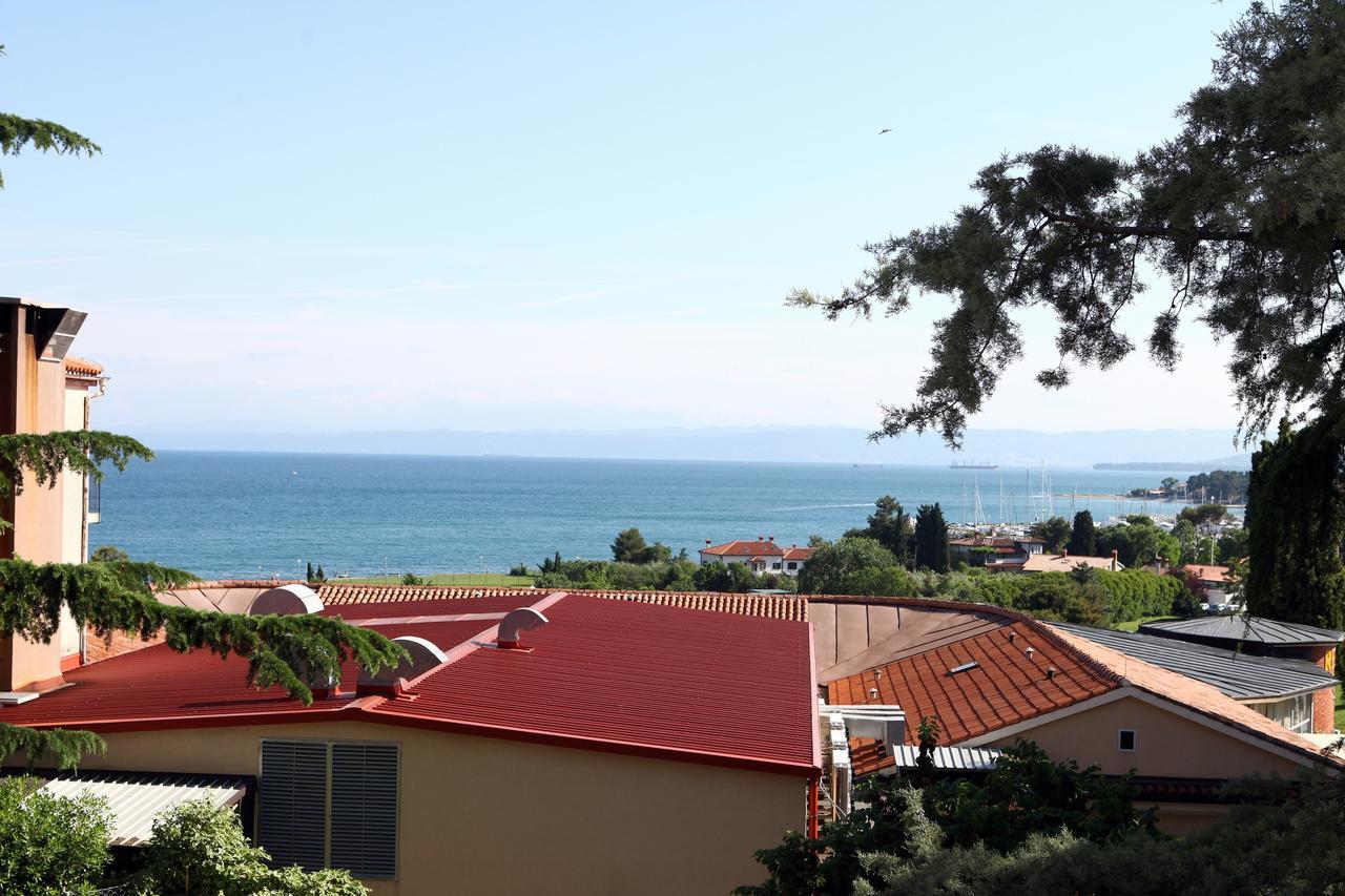 Trendy Apartment Izola Js Exterior photo