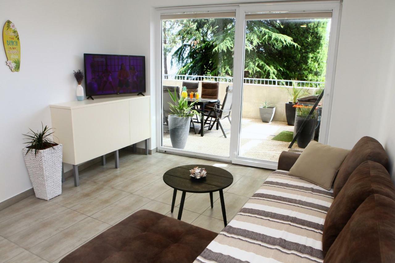 Trendy Apartment Izola Js Exterior photo